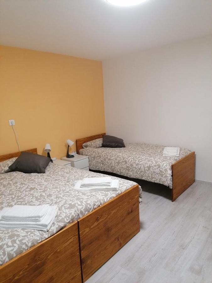 Domacija Mirko Bed & Breakfast Miren Exterior photo