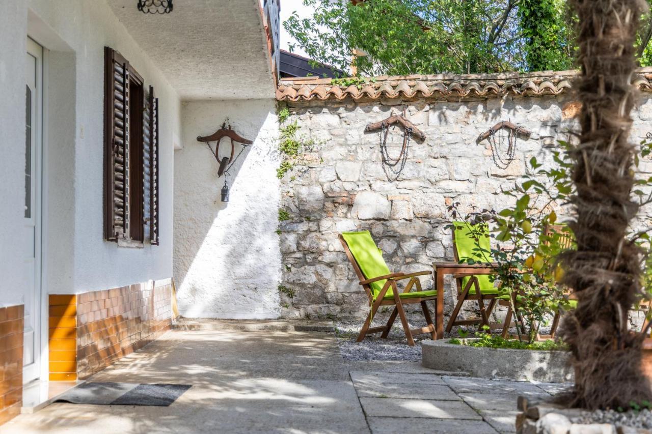 Domacija Mirko Bed & Breakfast Miren Exterior photo